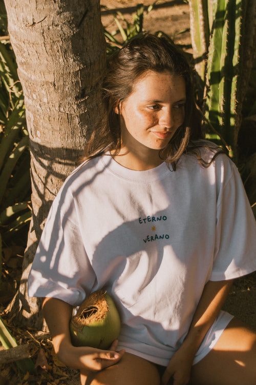 Cuantos Soles Boxy Tee White